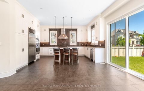 Photo 11 at 86 Torgan Trail, Kleinburg, Vaughan
