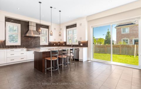 Photo 12 at 86 Torgan Trail, Kleinburg, Vaughan