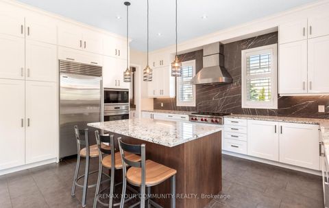 Photo 13 at 86 Torgan Trail, Kleinburg, Vaughan