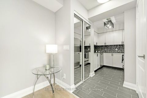 Photo 9 at 701 - 1103 Leslie Street, Don Mills, Toronto