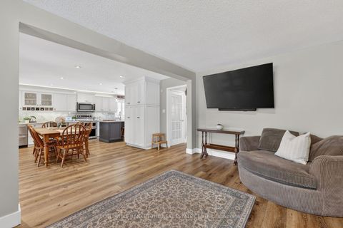 Photo 10 at 539 Veale Place, College Manor, Newmarket
