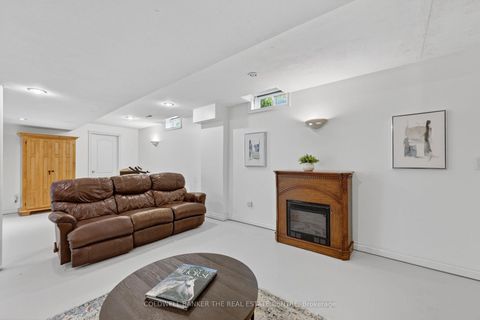 Photo 29 at 539 Veale Place, College Manor, Newmarket