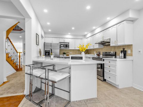Photo 8 at 81 Laurendale Avenue, Keswick South, Georgina