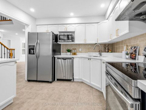 Photo 9 at 81 Laurendale Avenue, Keswick South, Georgina
