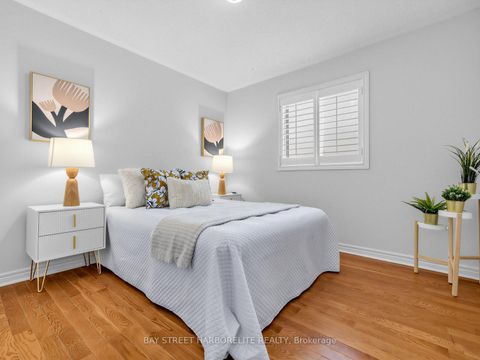 Photo 22 at 81 Laurendale Avenue, Keswick South, Georgina