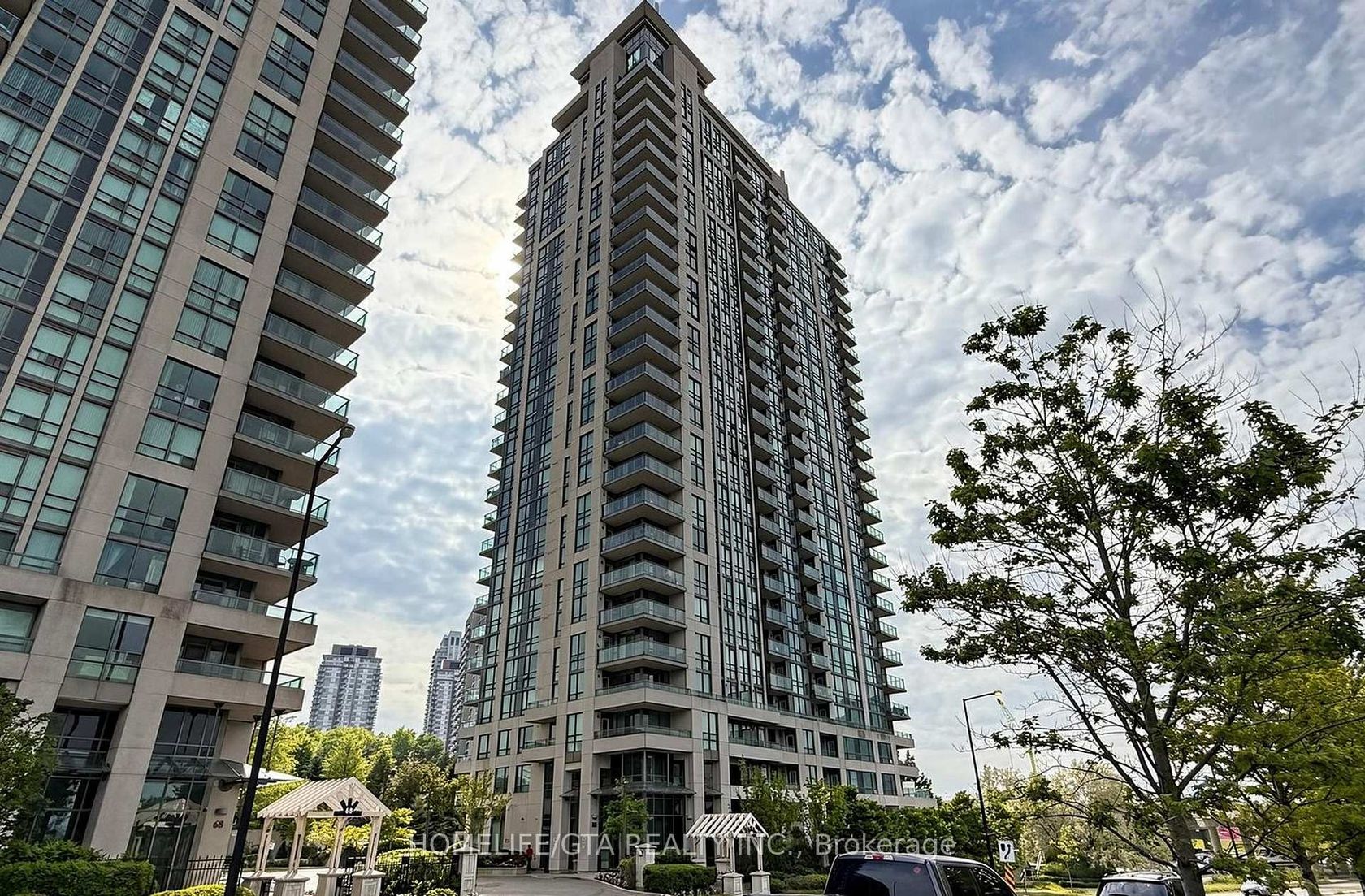 2003 - 88 Grangeway Avenue, Woburn, Toronto photo number 2