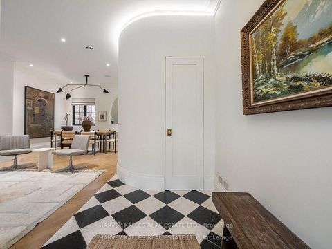 Photo 2 at 239 Borden Street, University, Toronto