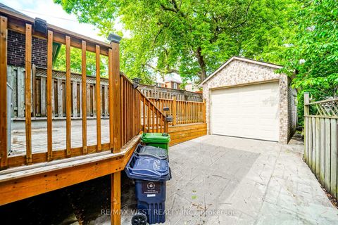 Photo 10 at 31 Woodmount Avenue, Danforth, Toronto