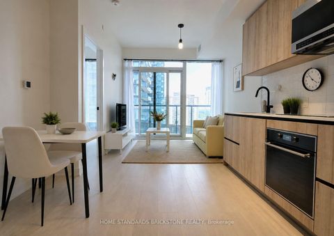 Photo 3 at 1705 - 117 Broadway Avenue, Mount Pleasant West, Toronto