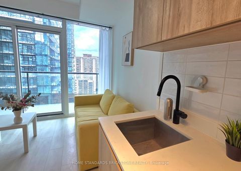 Photo 8 at 1705 - 117 Broadway Avenue, Mount Pleasant West, Toronto