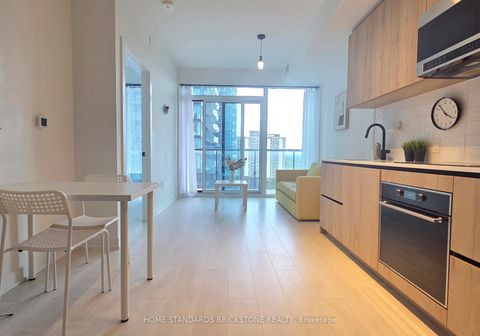 Photo 11 at 1705 - 117 Broadway Avenue, Mount Pleasant West, Toronto