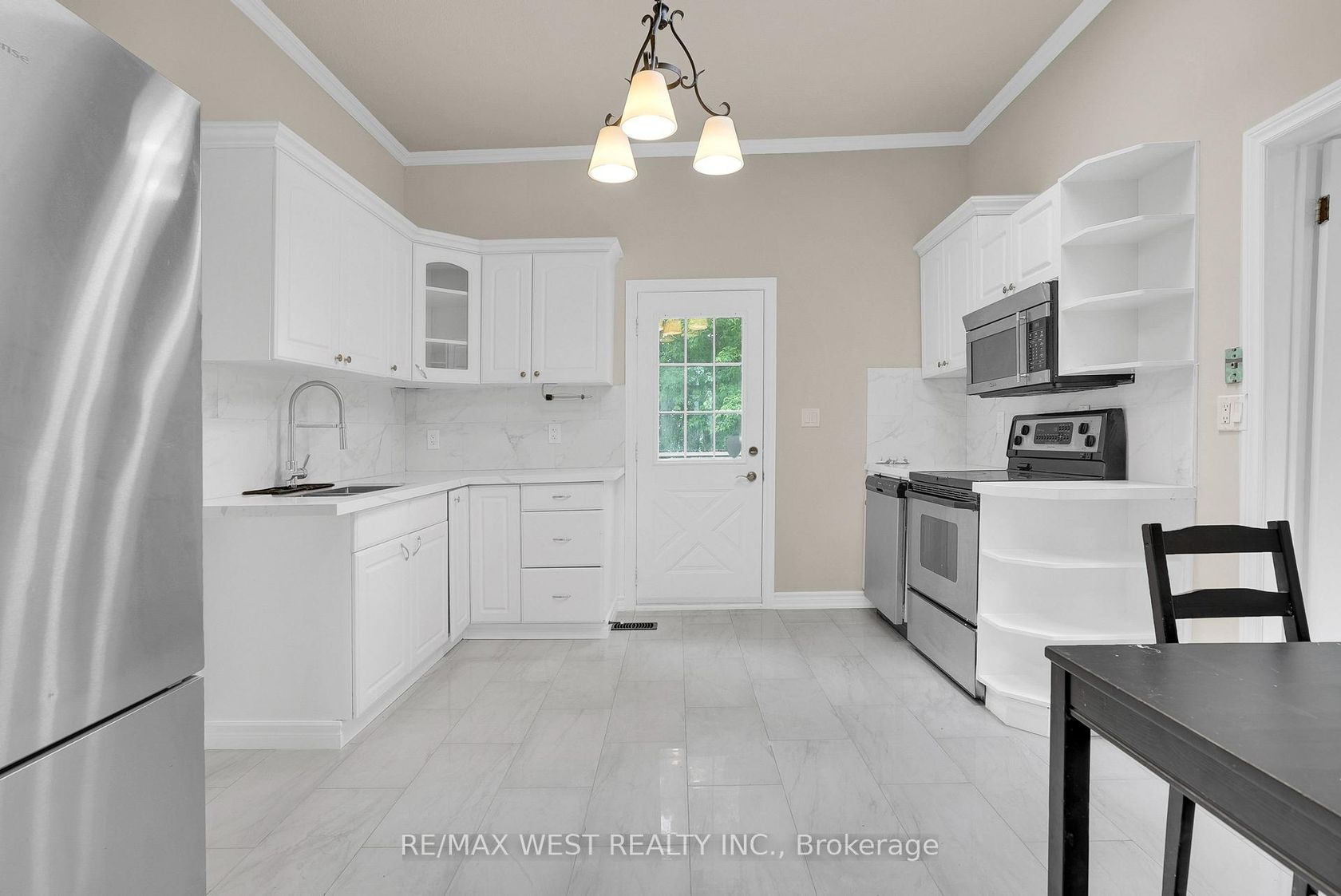19015 Dufferin Street, Rural King, King photo number 2