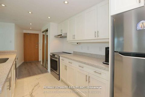 Photo 2 at 601 - 77 Harbour Square, Waterfront Communities C1, Toronto