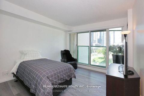 Photo 8 at 601 - 77 Harbour Square, Waterfront Communities C1, Toronto