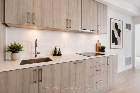 Photo 4 at 1807E - 576 Front Street, Waterfront Communities C1, Toronto
