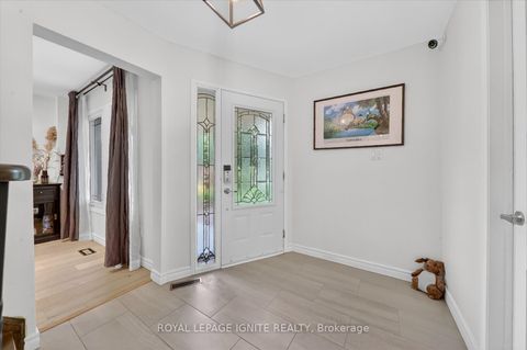 Photo 2 at 48 Ridware Crescent, Highland Creek, Toronto