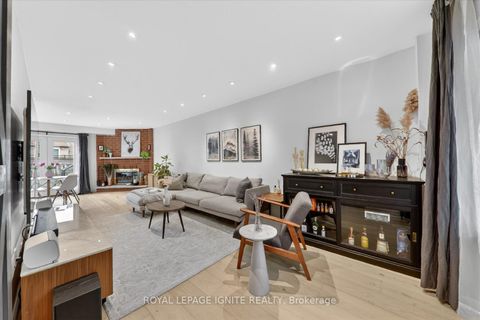 Photo 3 at 48 Ridware Crescent, Highland Creek, Toronto