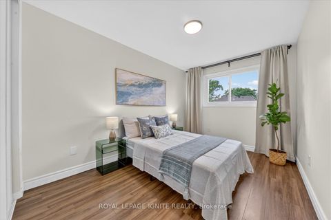 Photo 23 at 48 Ridware Crescent, Highland Creek, Toronto