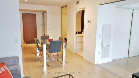 Photo 4 at 516 - 85 Queens Wharf Road, Waterfront Communities C1, Toronto