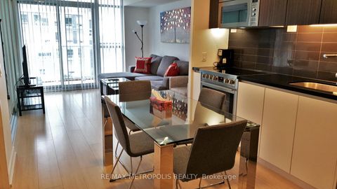 Photo 5 at 516 - 85 Queens Wharf Road, Waterfront Communities C1, Toronto