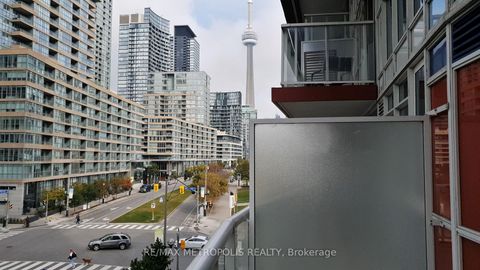 Photo 10 at 516 - 85 Queens Wharf Road, Waterfront Communities C1, Toronto