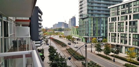Photo 11 at 516 - 85 Queens Wharf Road, Waterfront Communities C1, Toronto