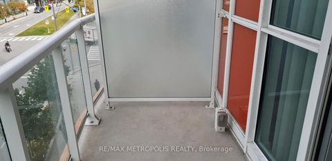 Photo 12 at 516 - 85 Queens Wharf Road, Waterfront Communities C1, Toronto