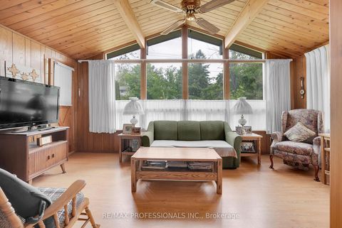 Photo 1 at 1079 Spooners Road, Rural Innisfil, Innisfil