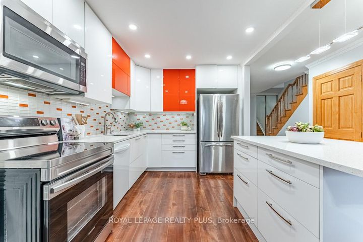 Photo 8 at 161 - 2120 RATHBURN Road E, Rathwood, Mississauga