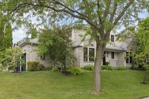 Photo 4 at 16 Autumn Way, Aurora Heights, Aurora