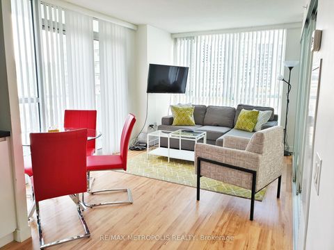 Photo 1 at 307 - 85 Queens Wharf Road, Waterfront Communities C1, Toronto