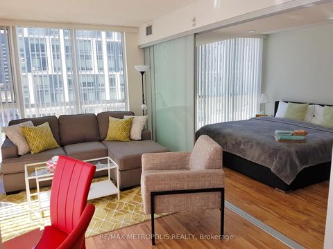 Photo 2 at 307 - 85 Queens Wharf Road, Waterfront Communities C1, Toronto
