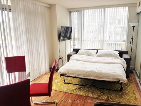 Photo 3 at 307 - 85 Queens Wharf Road, Waterfront Communities C1, Toronto