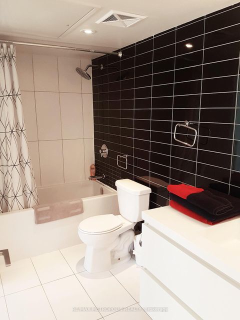 Photo 7 at 307 - 85 Queens Wharf Road, Waterfront Communities C1, Toronto