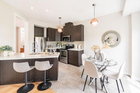 Photo 18 at #89 - 15 Old Colony Road, Oak Ridges Lake Wilcox, Richmond Hill