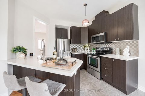 Photo 21 at #89 - 15 Old Colony Road, Oak Ridges Lake Wilcox, Richmond Hill