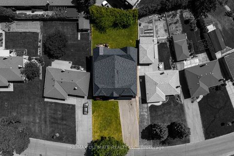 Photo 4 at 33 Dorsey Drive, Maple Leaf, Toronto