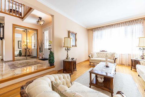 Photo 4 at 33 Morbank Drive, Steeles, Toronto