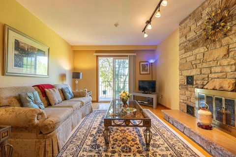 Photo 11 at 33 Morbank Drive, Steeles, Toronto