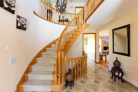 Photo 15 at 33 Morbank Drive, Steeles, Toronto
