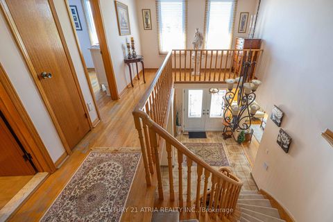 Photo 17 at 33 Morbank Drive, Steeles, Toronto