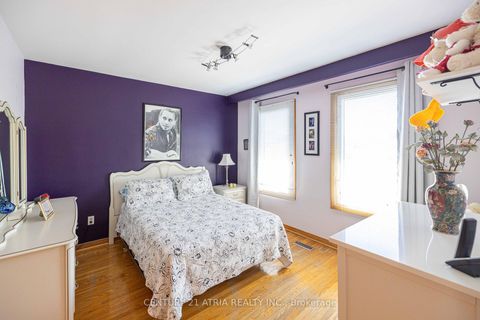 Photo 19 at 33 Morbank Drive, Steeles, Toronto