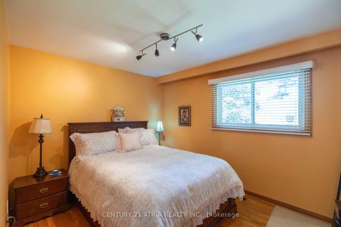 Photo 22 at 33 Morbank Drive, Steeles, Toronto