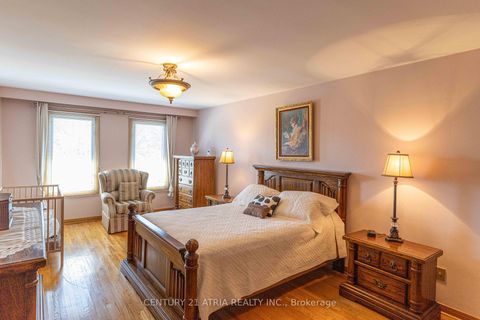 Photo 23 at 33 Morbank Drive, Steeles, Toronto