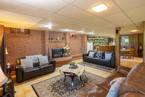Photo 27 at 33 Morbank Drive, Steeles, Toronto