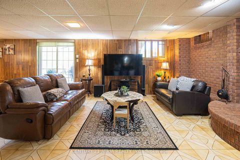 Photo 28 at 33 Morbank Drive, Steeles, Toronto