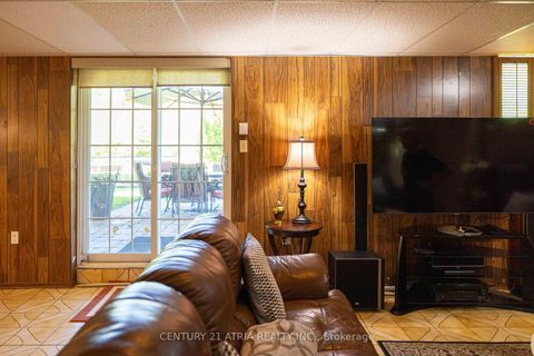 Photo 29 at 33 Morbank Drive, Steeles, Toronto