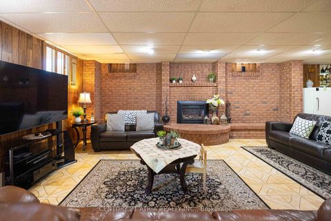 Photo 30 at 33 Morbank Drive, Steeles, Toronto