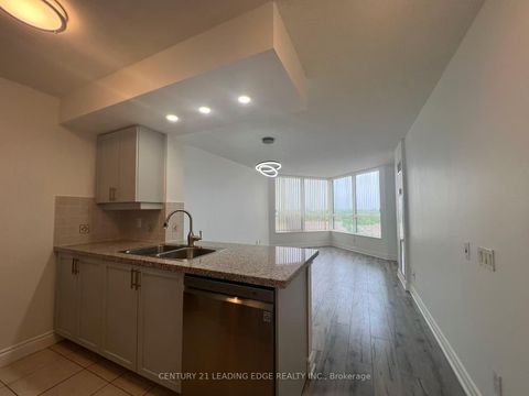 Photo 3 at 913 - 10 Northtown Way, Willowdale East, Toronto