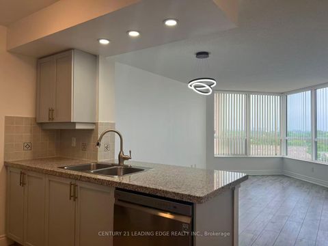 Photo 4 at 913 - 10 Northtown Way, Willowdale East, Toronto